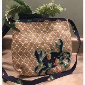 VERA BRADLEY woven crab purse